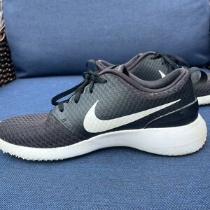 Nike Roshe G Jr. golf shoes size 6 Youth Spikeless Women’s 7.5